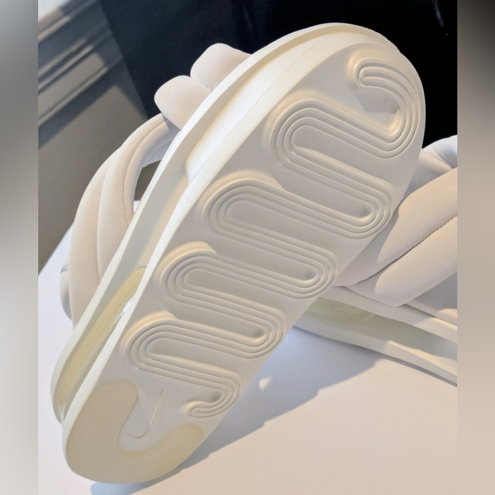 Nike Air Max Isla Sandals - Picture 3 of 5